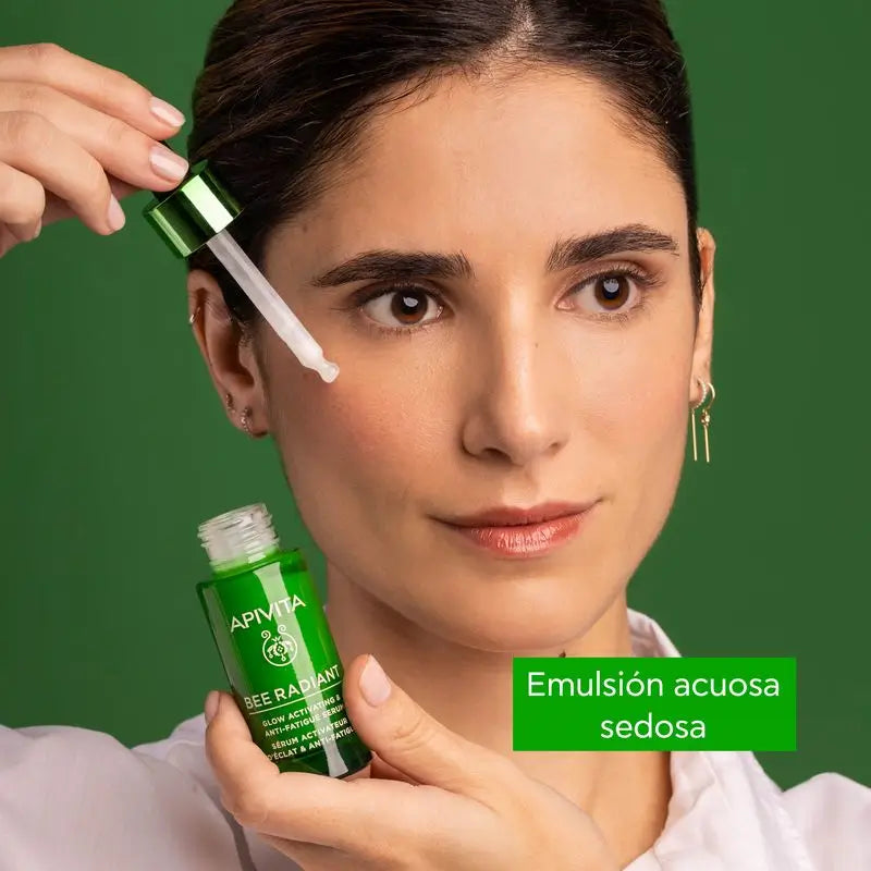 APIVITA Bee Radiant Brightening and Anti-Fatigue Serum with White Peony and Patented Propolis