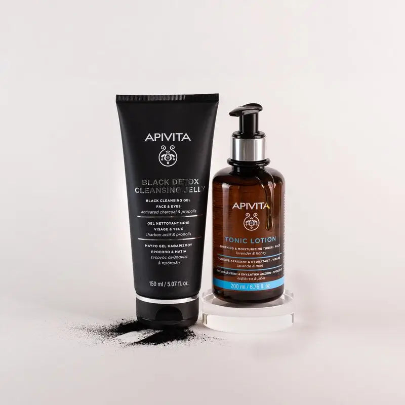 APIVITA Black Detox Cleanser with Active Charcoal and Propolis 150 ml