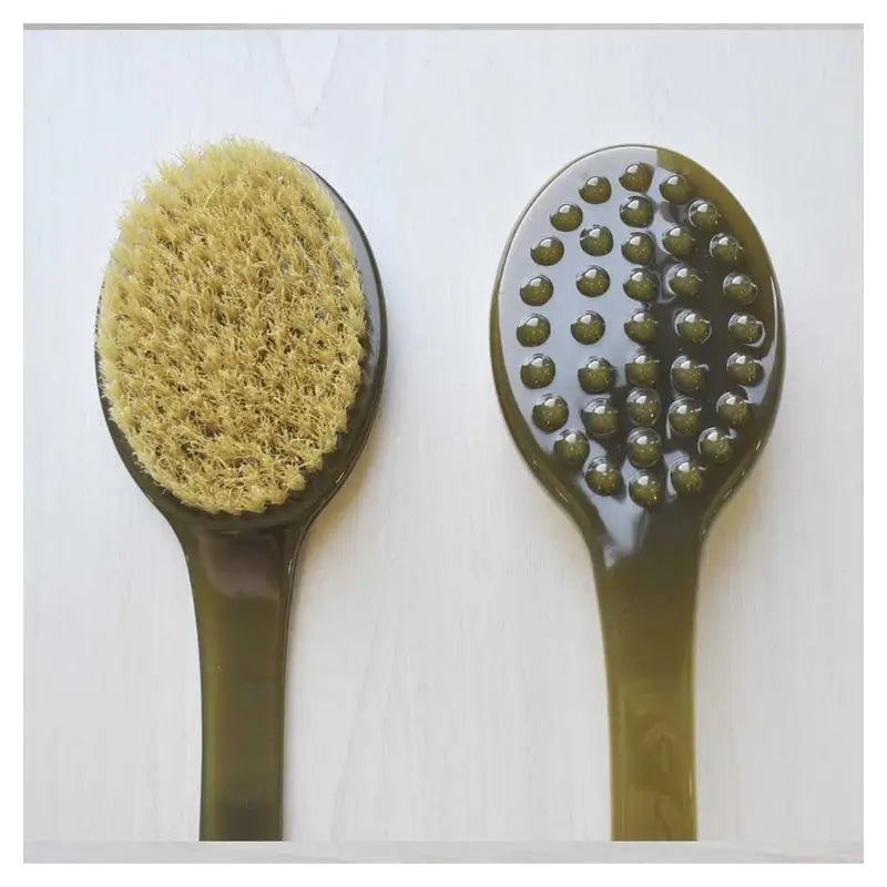 Beter Bath Brush With Plastic Handle