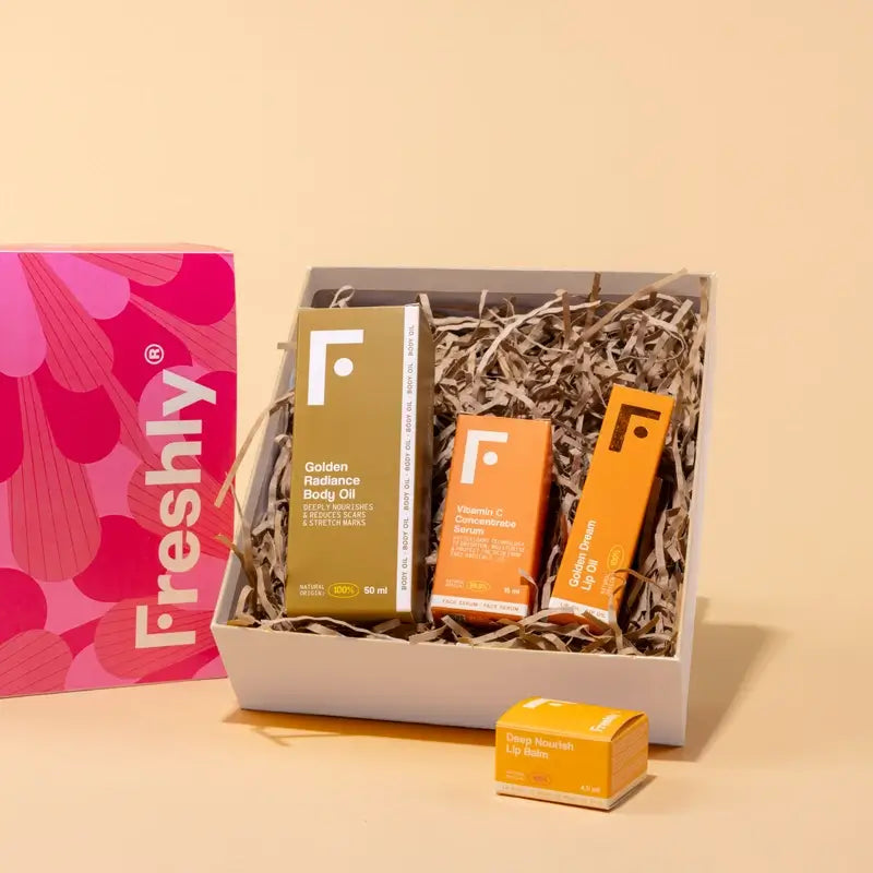 Freshly Cosmetics Vitamin C & Hydration Essentials Chest Red Pink