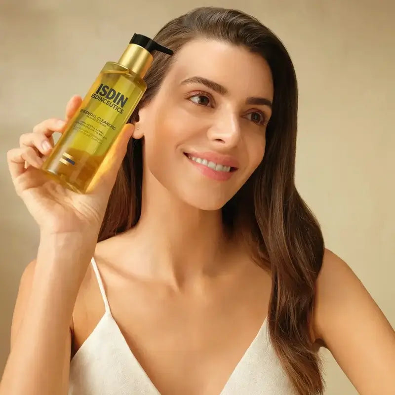 Isdinceutics Essential Cleansing Oil Cleanser 200 Ml