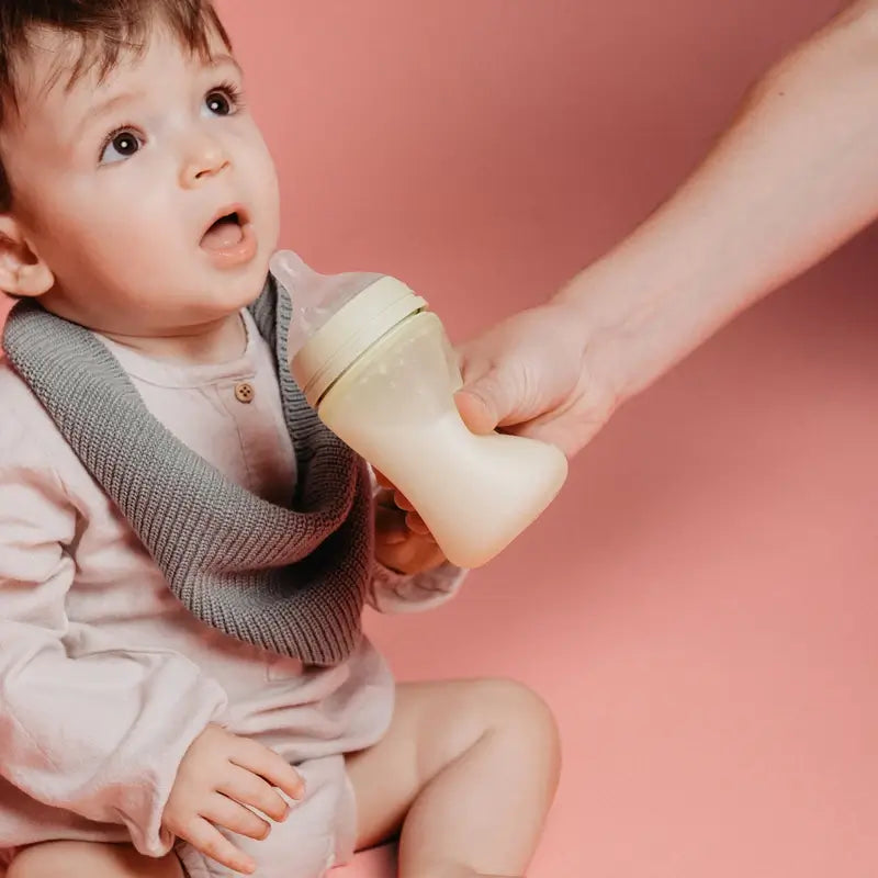 Suavinex Silicone Bottle 240 Ml, Medium Flow (M), +3 Months, Lime
